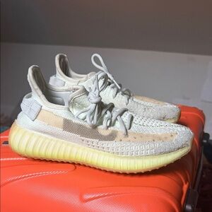 Unisex Green Knit Sneakers w/ 5.5   men/6